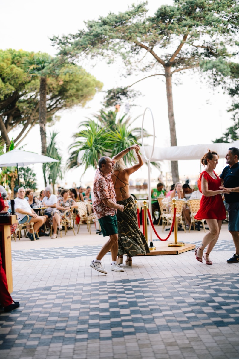 Spectacle en terrasse front de mer